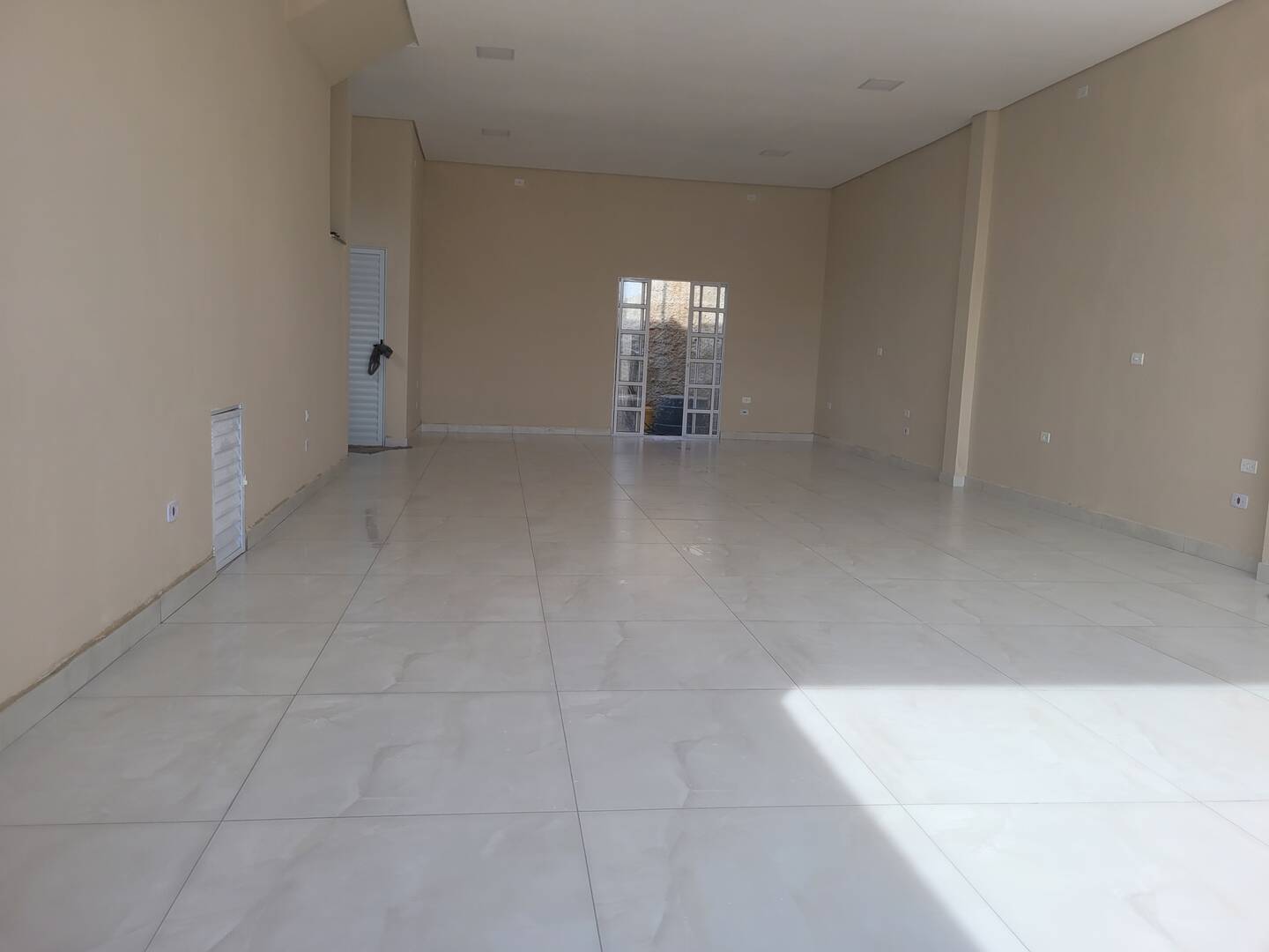 #405 - Salão Comercial para Locação em Cajamar - SP