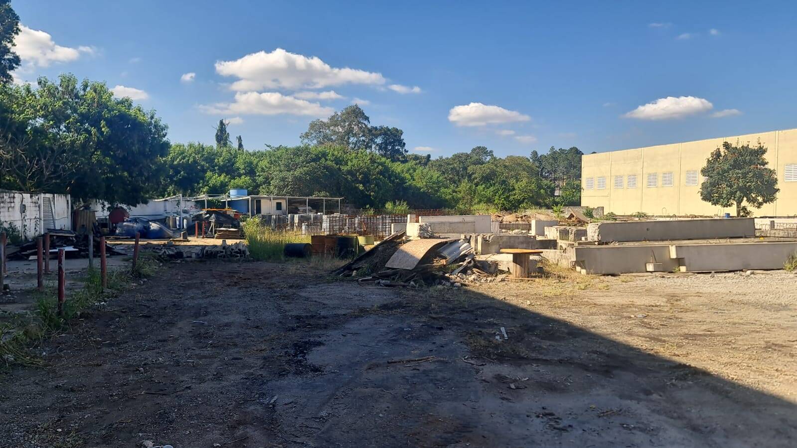 #677 - Terreno para Venda em Santana de Parnaíba - SP