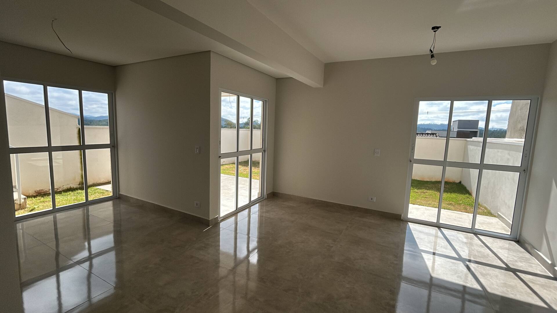 #861 - Casa para Venda em Cajamar - SP