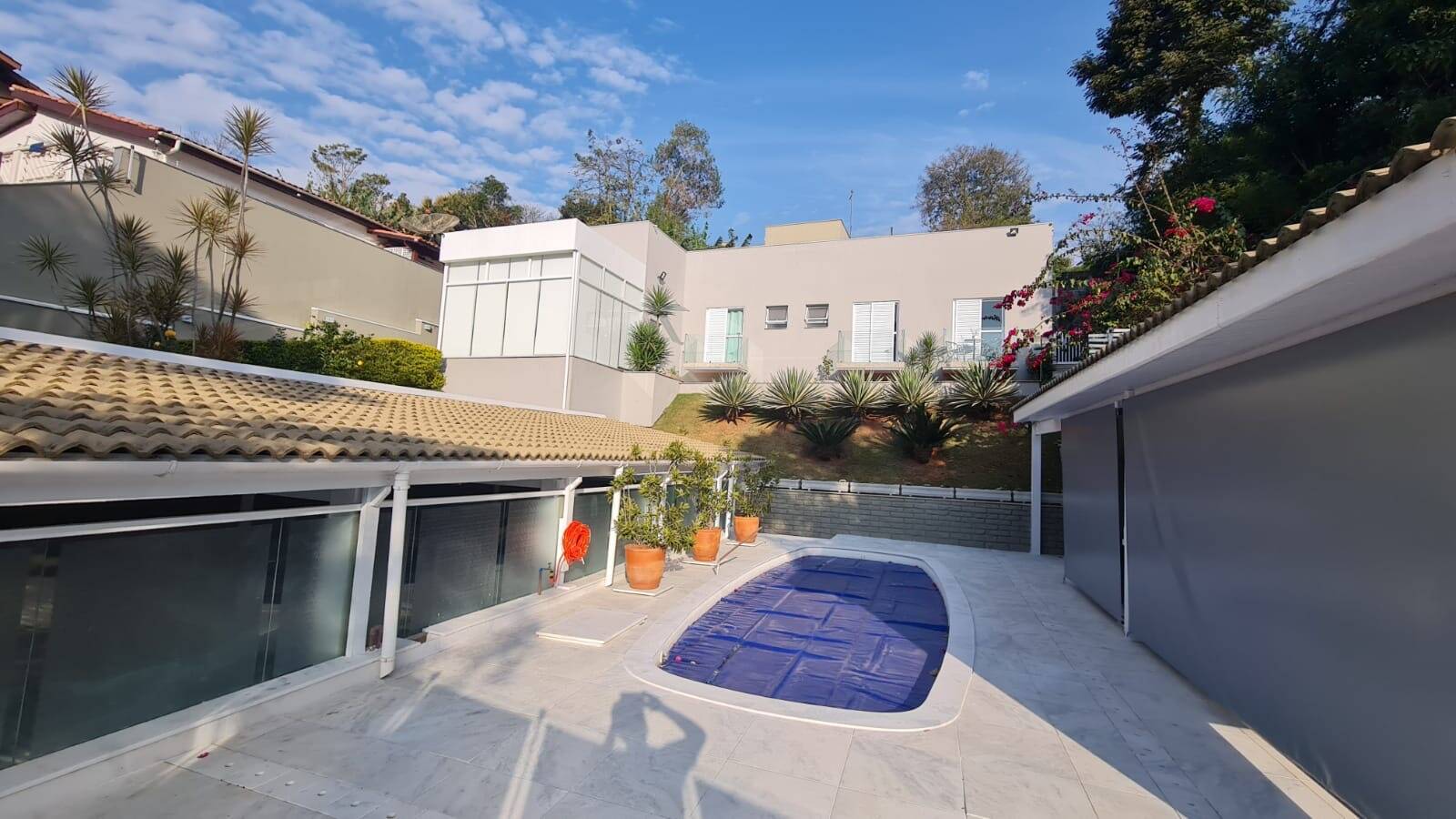 #879 - Casa em condomínio para Venda em Santana de Parnaíba - SP