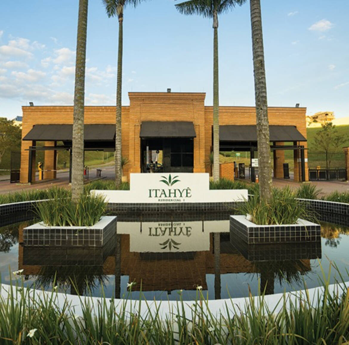 #893 - Casa em condomínio para Venda em Santana de Parnaíba - SP