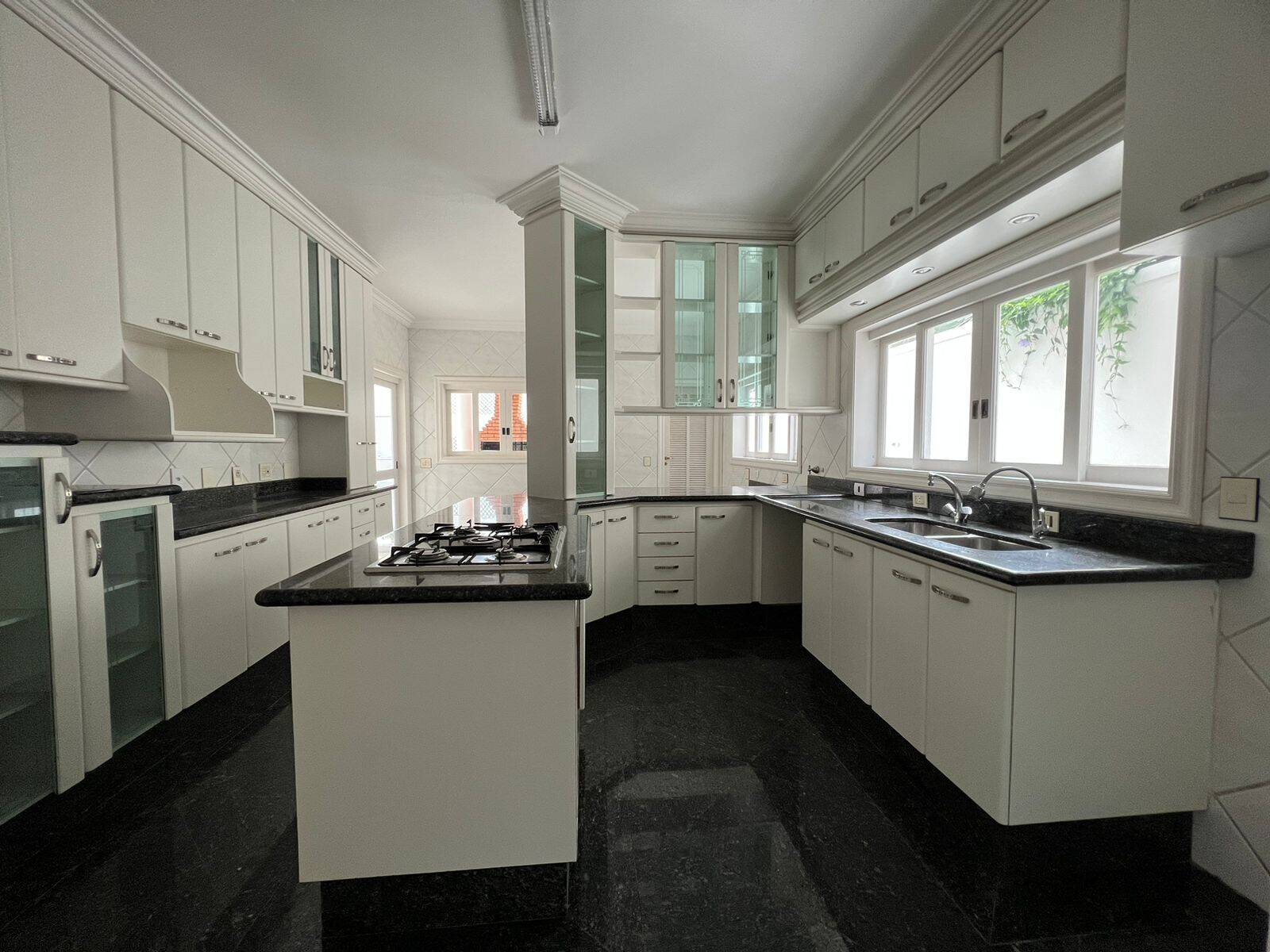 #895 - Casa em condomínio para Venda em Barueri - SP