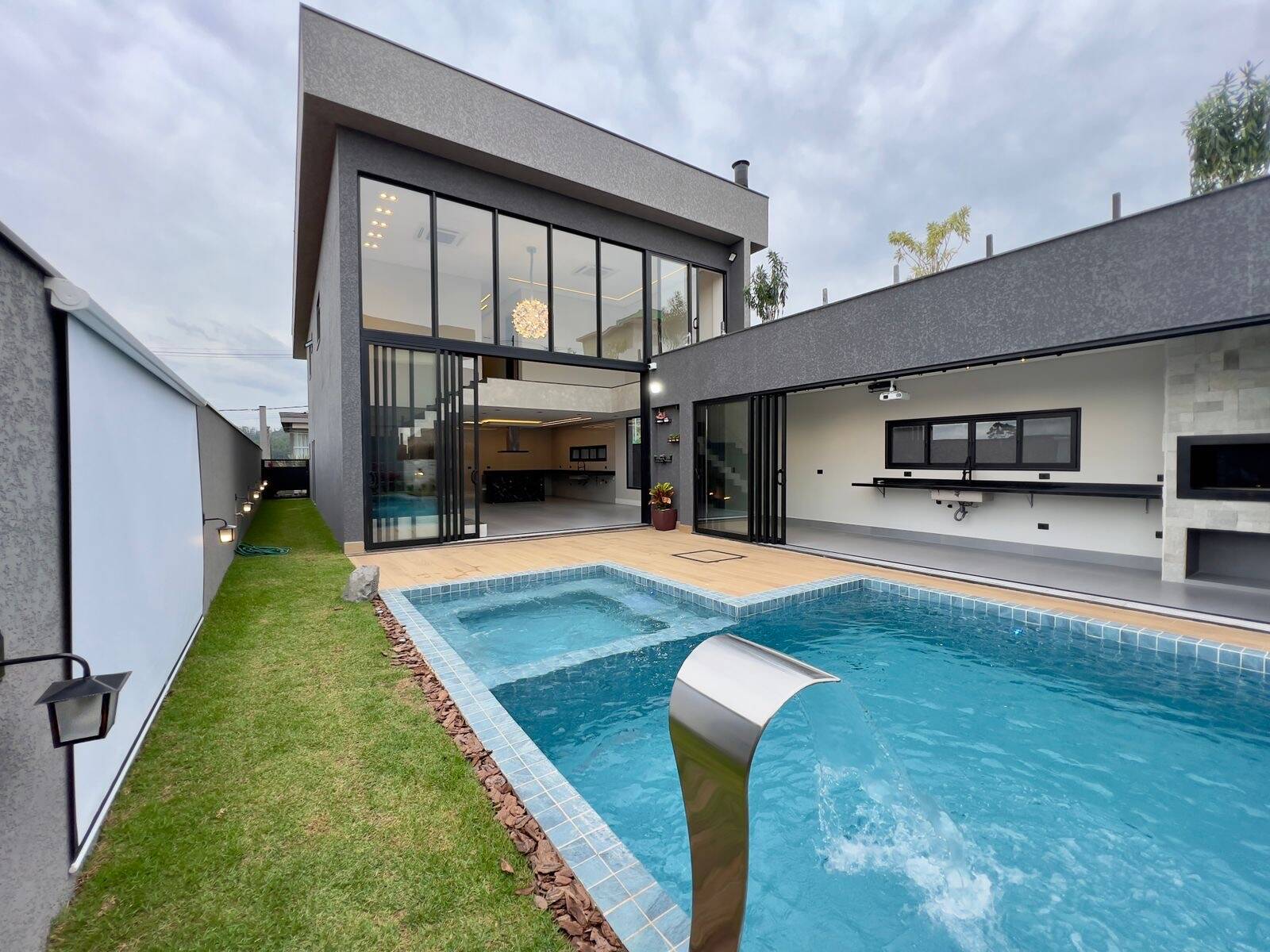 #990 - Casa em condomínio para Venda em Santana de Parnaíba - SP