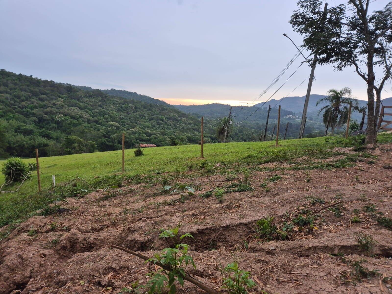 #1054 - Terreno para Venda em Santana de Parnaíba - SP