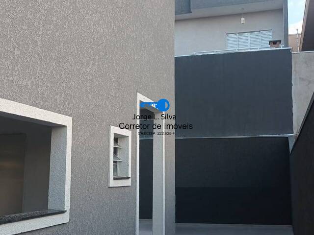 Sobrado para Venda em Cajamar - 4