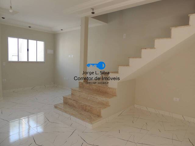 Sobrado para Venda em Cajamar - 4