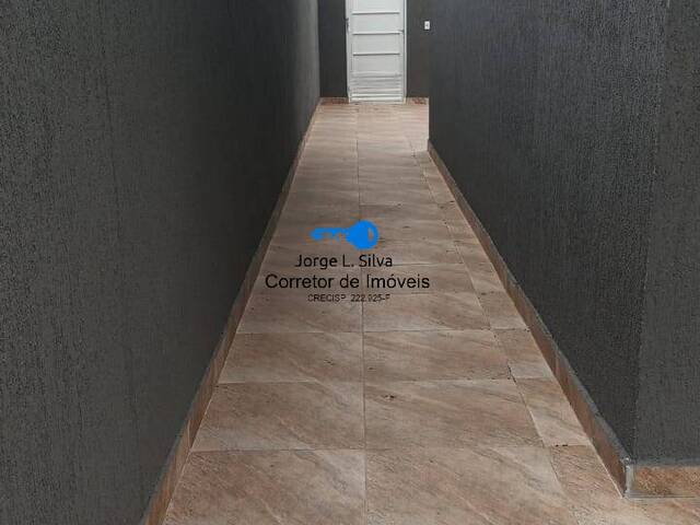 Sobrado para Venda em Cajamar - 3