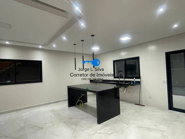 Sobrado para Venda em Cajamar - 3