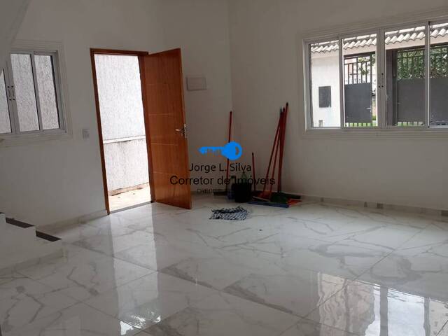 Sobrado para Venda em Cajamar - 3