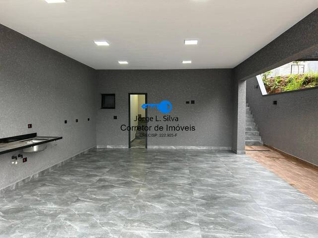 Sobrado para Venda em Cajamar - 3