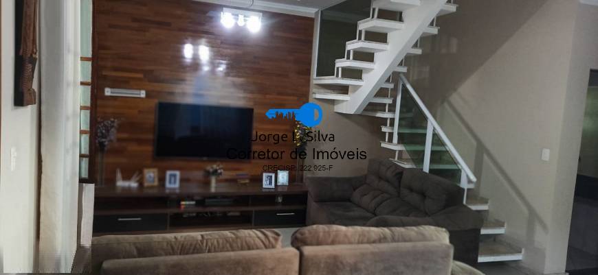 Sobrado 3 Dormitórios 1 Suíte com Closet 300m2 Portal dos Ipês !