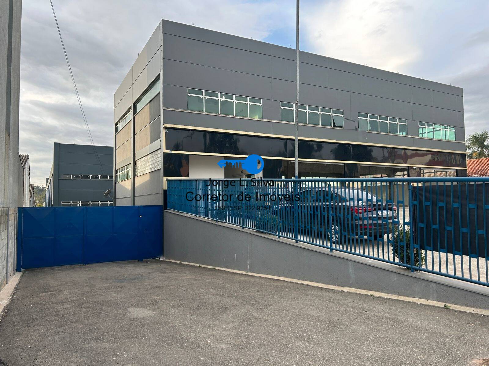 Loja Comercial na Fazendinha 2 pavimentos 600m2 Locação !