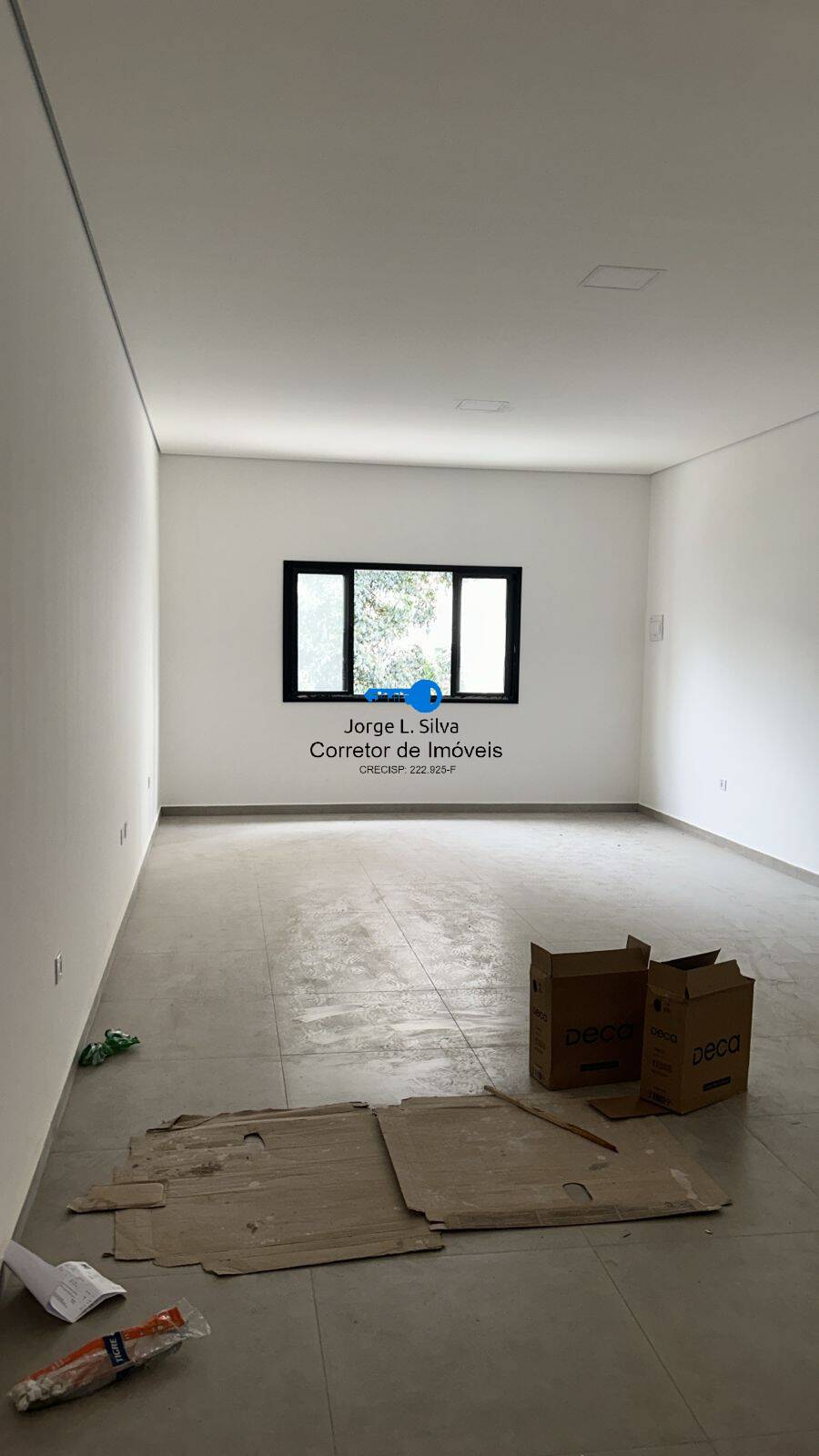 Salas Comercial na Avenida das Palmeiras com 44m2 2 banheiros !