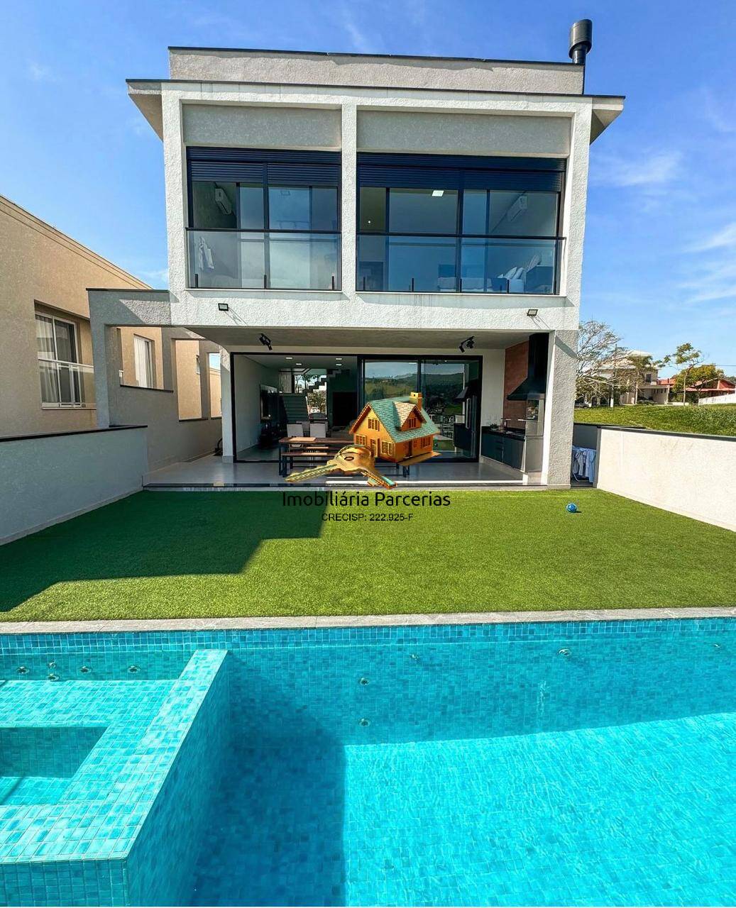 Casa imponente New Ville 410m2 - 3 Suítes com Closet - Piscina !