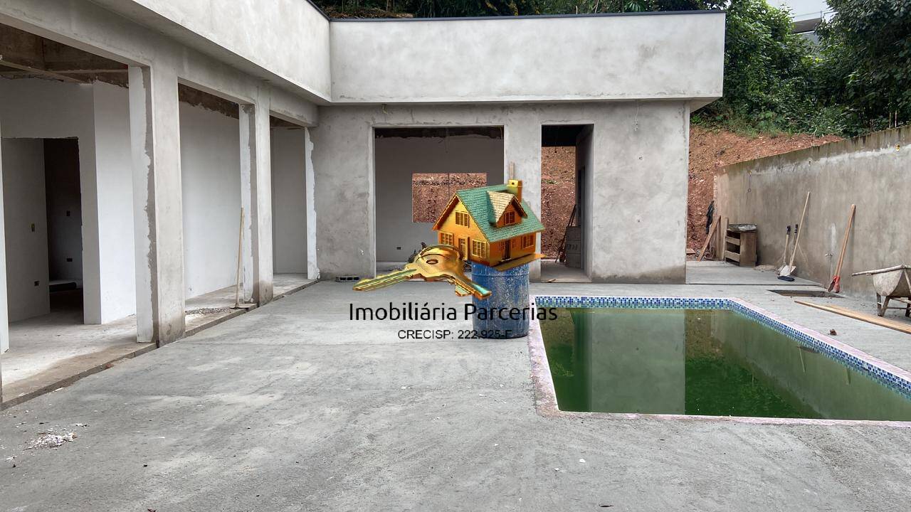 Casa Térrea Fase Acabamento 318m2 A/C 4 Dormitórios 4 Suítes - 1100m2 A/T