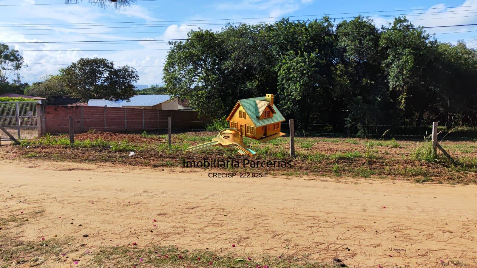 2 Lotes de 1.000m2   20m2 Frente X 500m2 comprimento  Planos e carpido !