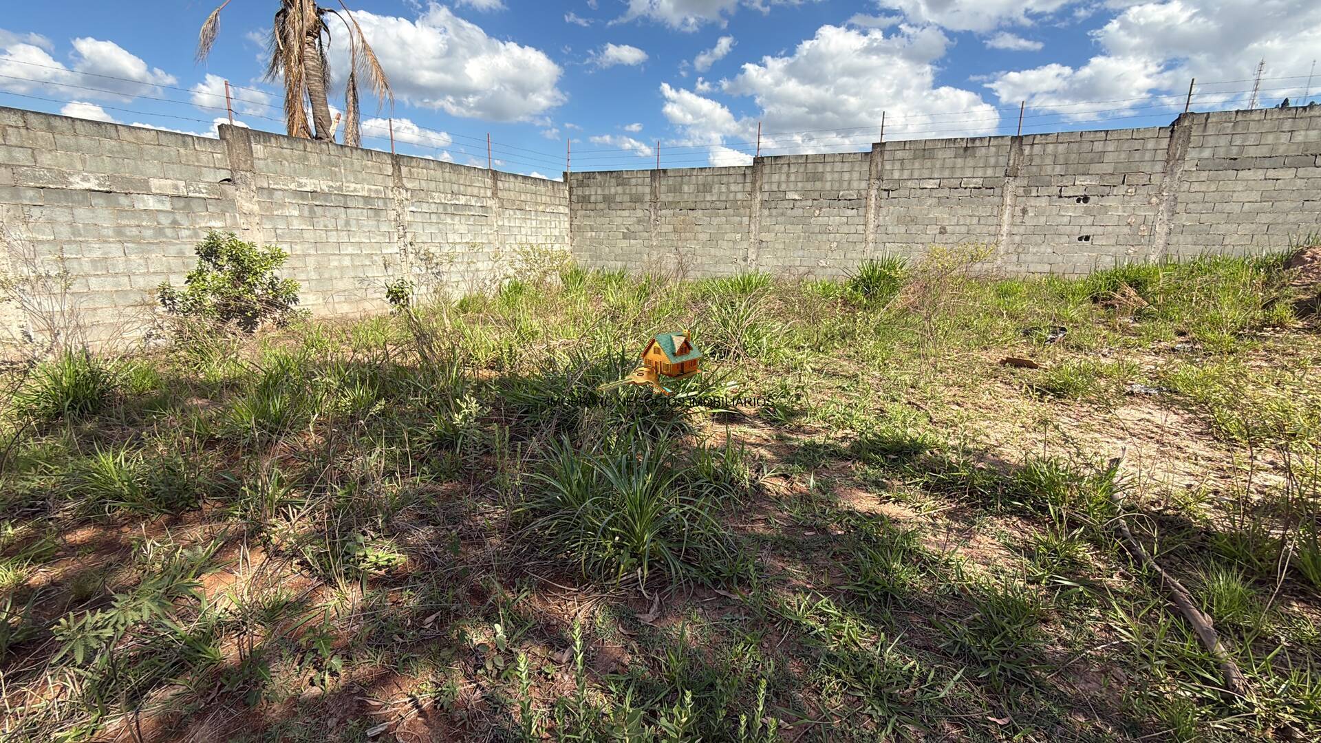 Terreno com 655m2 16,75m de frente X 40m de comprimento Santana de Parnaiba