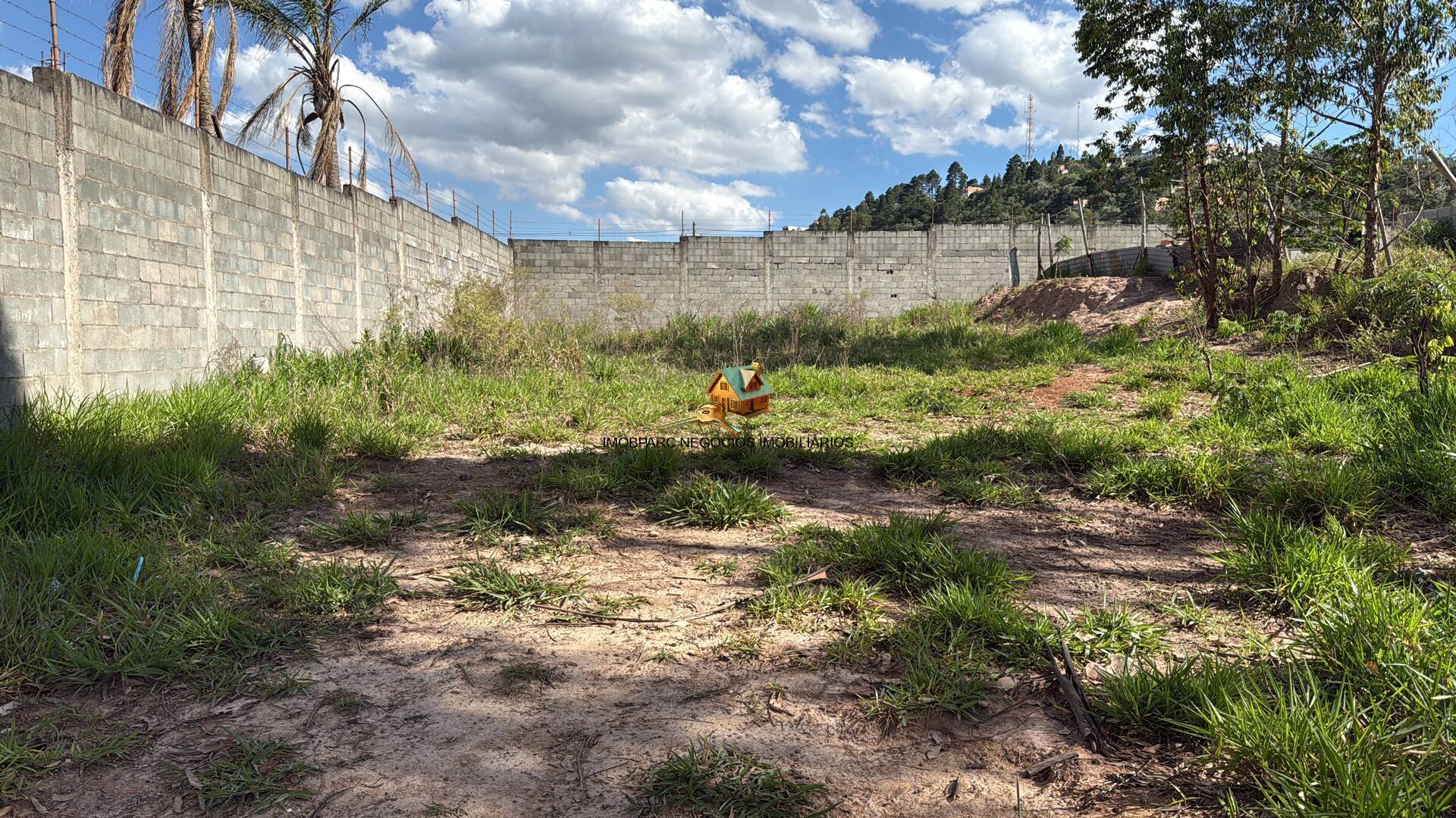 Terreno com 655m2 16,75m de frente X 40m de comprimento Santana de Parnaiba