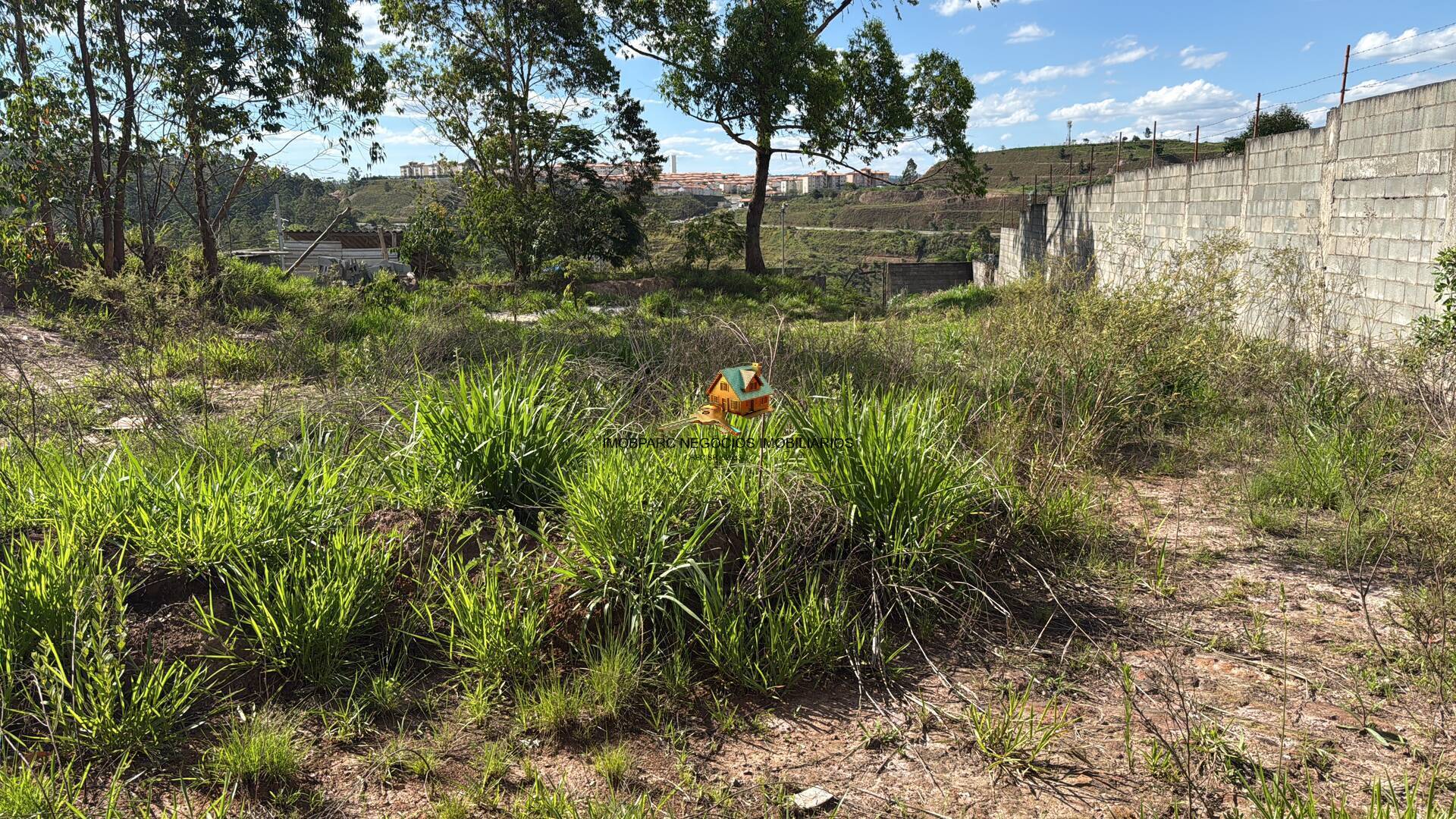 Terreno com 655m2 16,75m de frente X 40m de comprimento Santana de Parnaiba