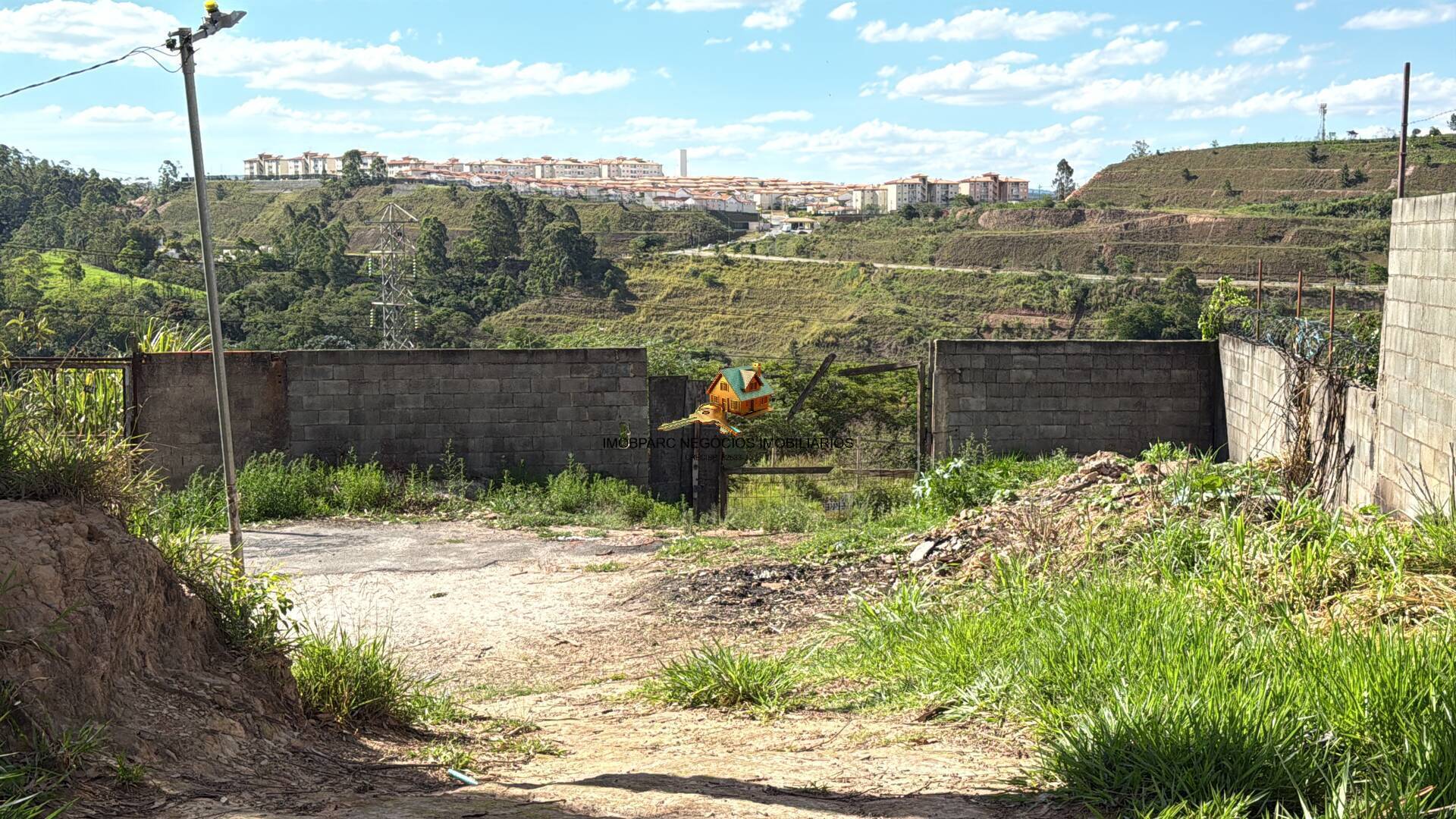 Terreno com 655m2 16,75m de frente X 40m de comprimento Santana de Parnaiba