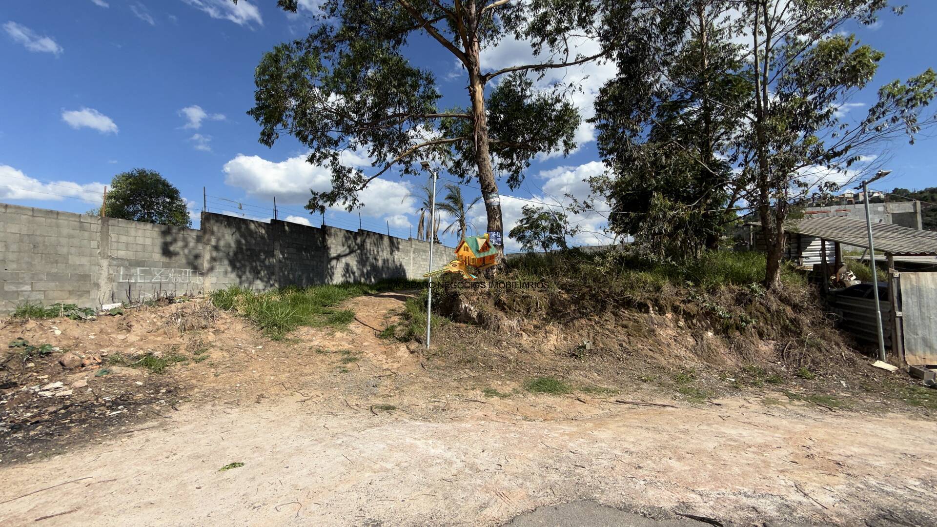 Terreno com 655m2 16,75m de frente X 40m de comprimento Santana de Parnaiba