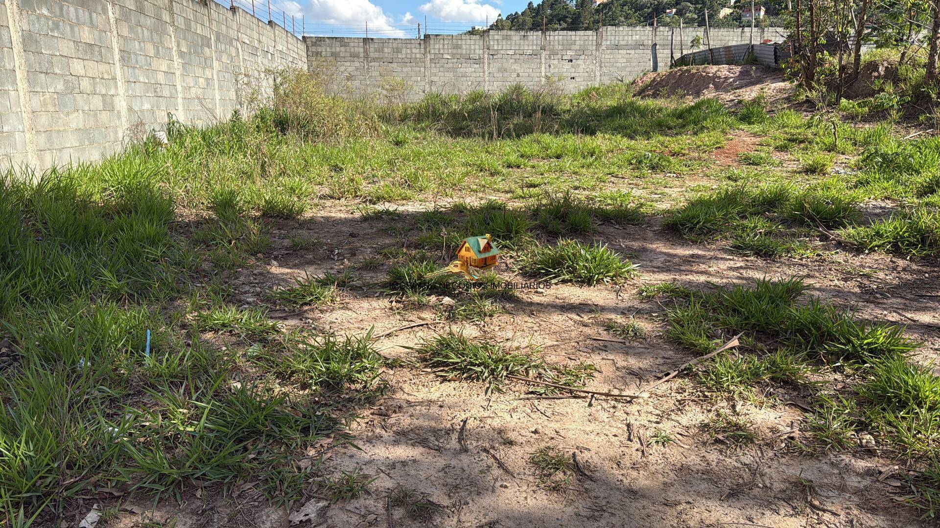 Terreno com 655m2 16,75m de frente X 40m de comprimento Santana de Parnaiba