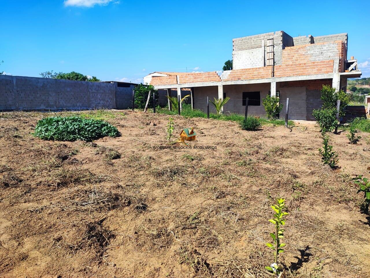 Terreno em Aracoiaba com 1.150,20m2  25,56m de Frente e 45m de comprimento!