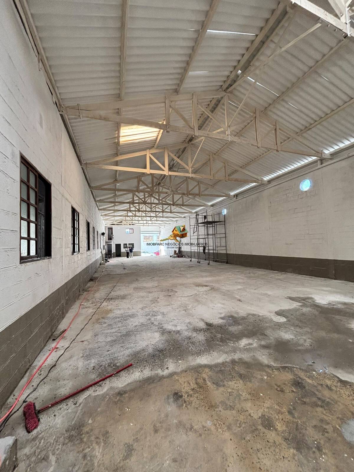 Galpão Comercial na Fazendinha Locação 7m Pe direito 500m2 A/C !